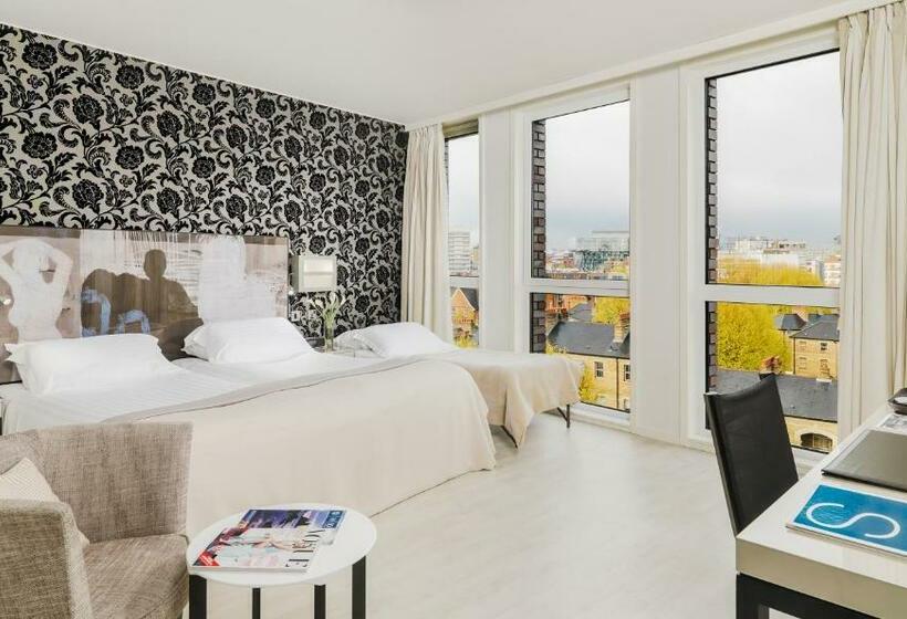 חדר סטנדרט לשלושה, H10 London Waterloo