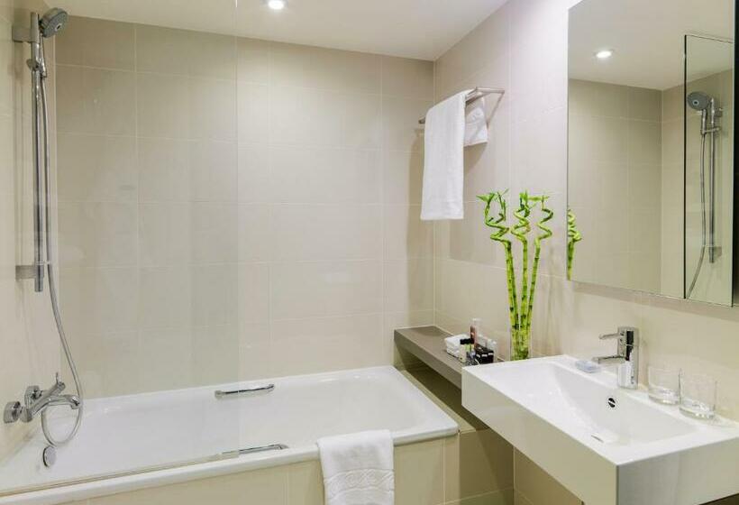 Номер Стандарт Трехместный, H10 London Waterloo