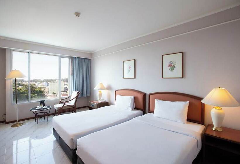 غرفة ديلوكس, The Imperial Narathiwat