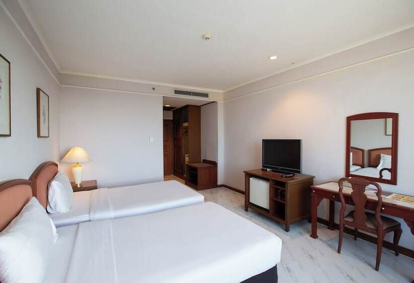 غرفة ديلوكس, The Imperial Narathiwat