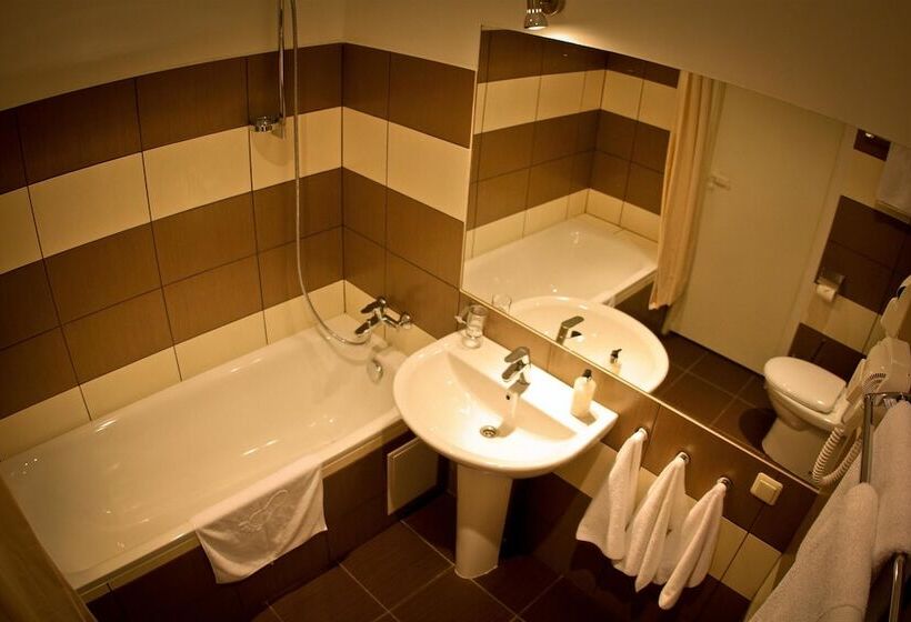 اتاق استاندارد چهار تخته, Primo