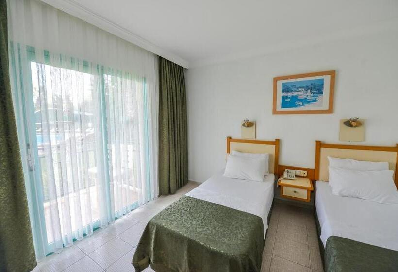 스탠다드 룸, Rebin Beach