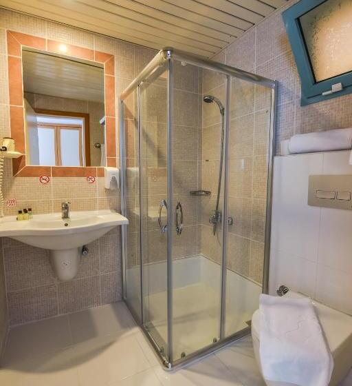 스탠다드 트리플 룸, Rebin Beach