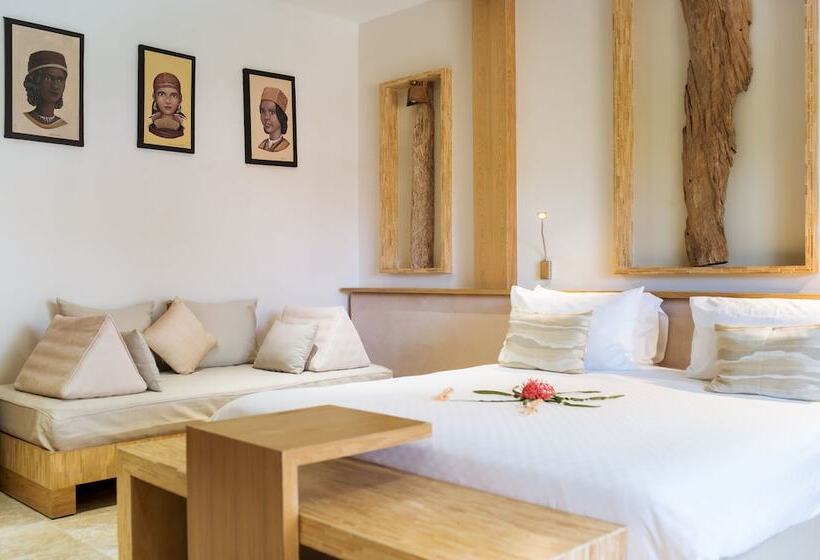 디럭스 룸, Royal Beach