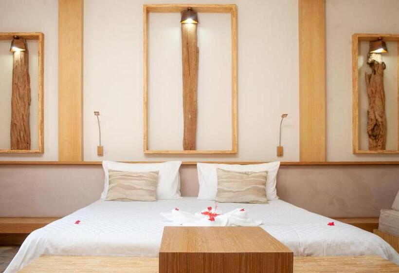 디럭스 룸, Royal Beach