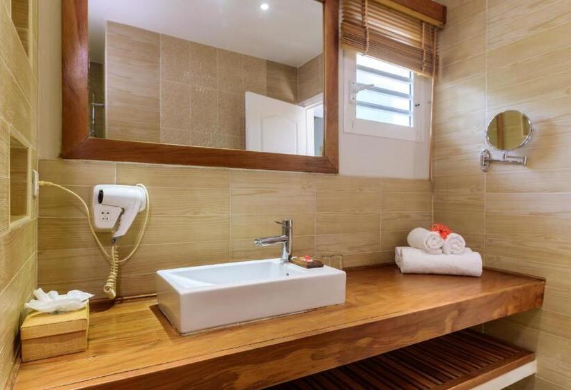 디럭스 룸, Royal Beach