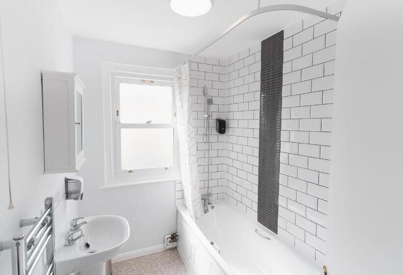 패밀리 스위트, The Pier