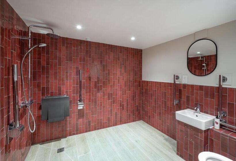 غرفة قياسية سرير كينج لذوى الإحتياجات الخاصة, The Railway Hotel Worthing