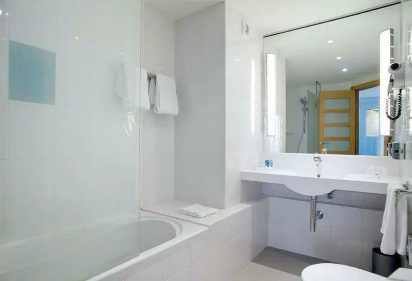اتاق خانوادگی, Novotel Barcelona City