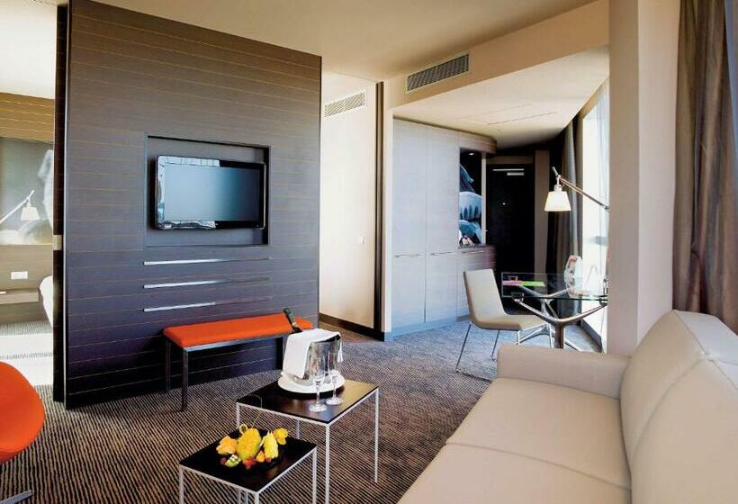 Люкс, Novotel Barcelona City