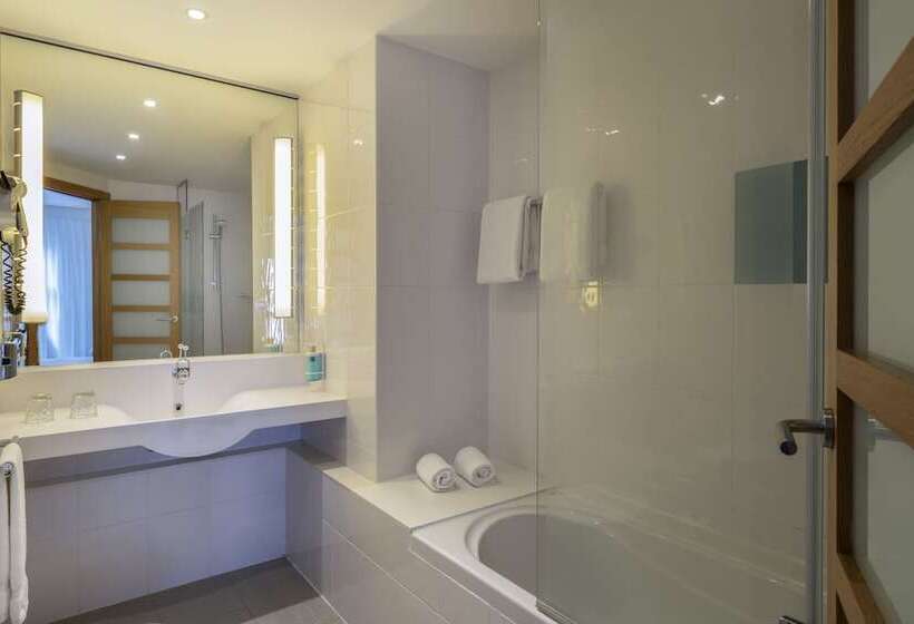 Семейный Номер, Novotel Barcelona City