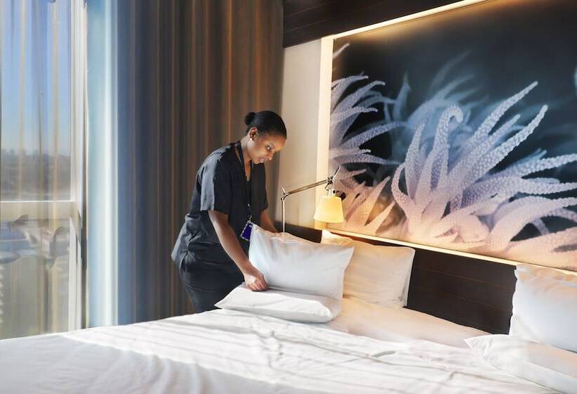 Люкс, Novotel Barcelona City