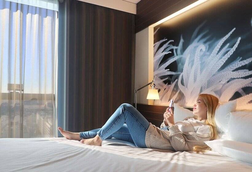 Люкс, Novotel Barcelona City
