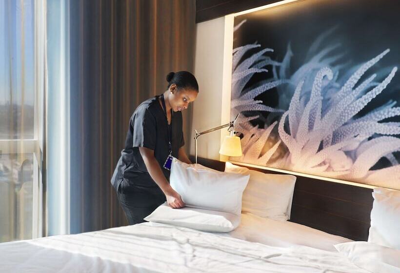 Люкс, Novotel Barcelona City