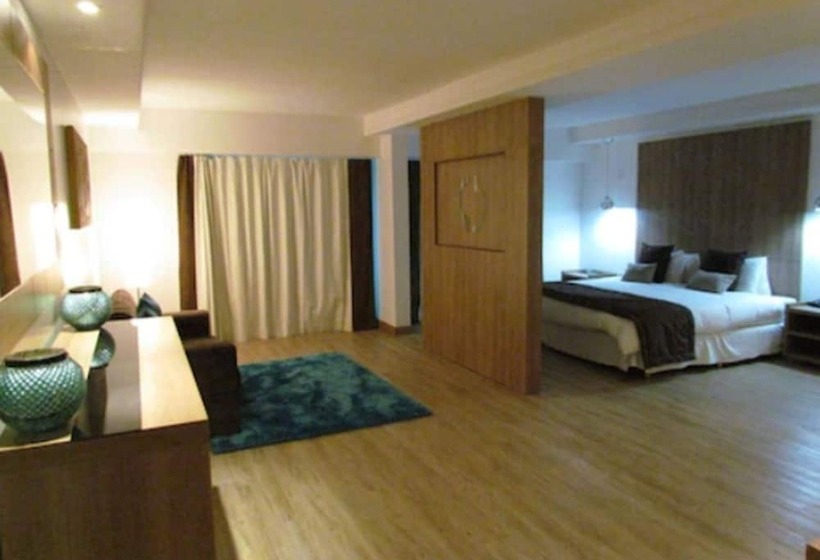 디럭스 스위트, Planalto Bittar Hotel E Eventos