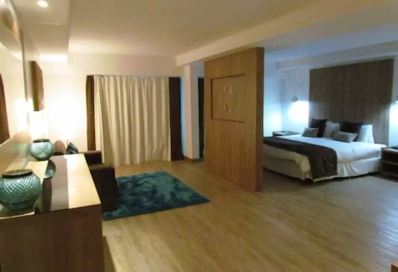 سوییت لوکس, Planalto Bittar Hotel E Eventos