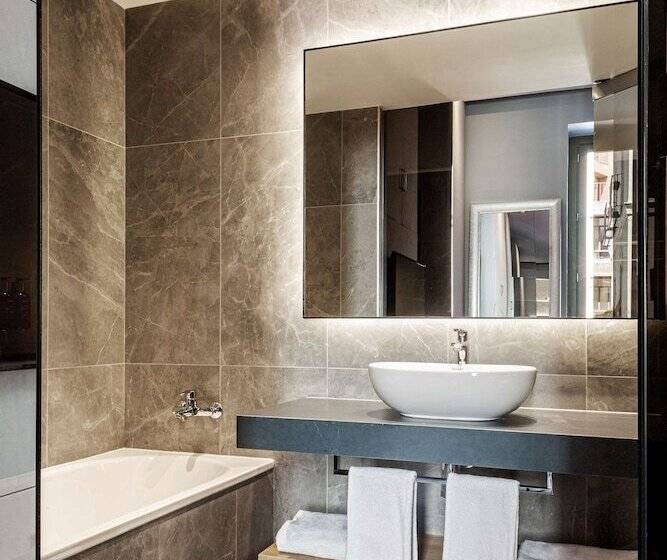 سوئیت جونیور با چشمانداز, Radisson Blu Hotel, Madrid Prado