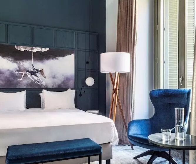 سوئیت جونیور با چشمانداز, Radisson Blu Hotel, Madrid Prado