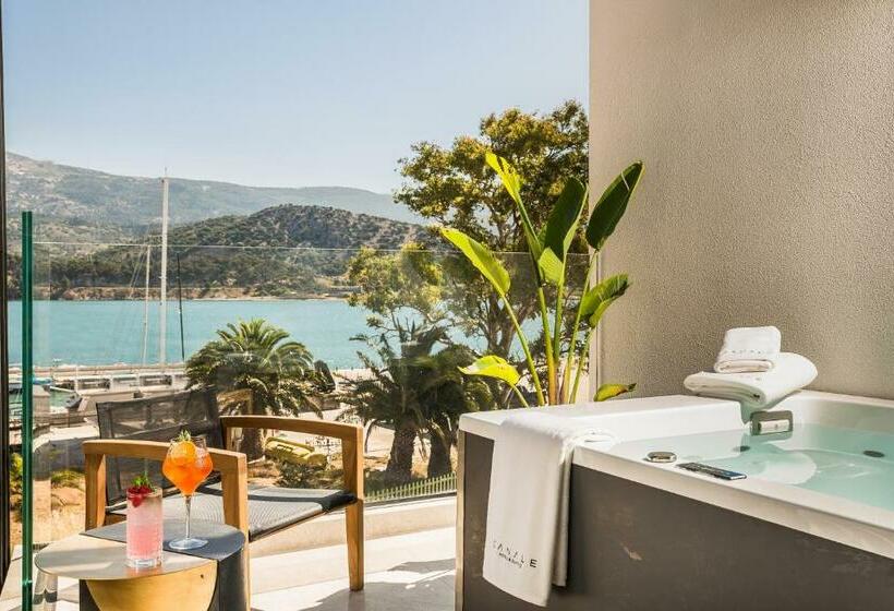 جناح سوبيريور مطل علي البحر, Canale Hotel & Suites