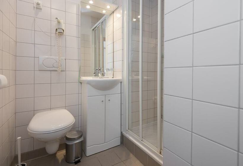 家庭间, Le Refuge