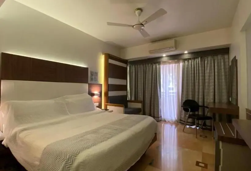 デラックスルーム, Beautiful Hotel In Lonavala