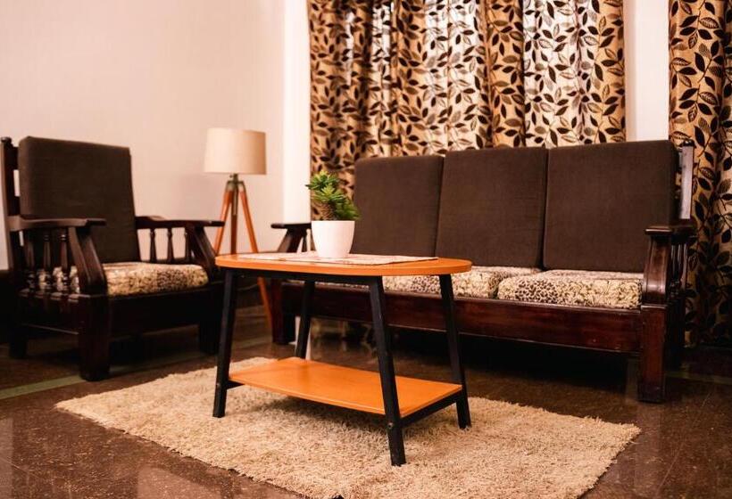 キングサイズベッドのデラックスルーム, Akim Homestay