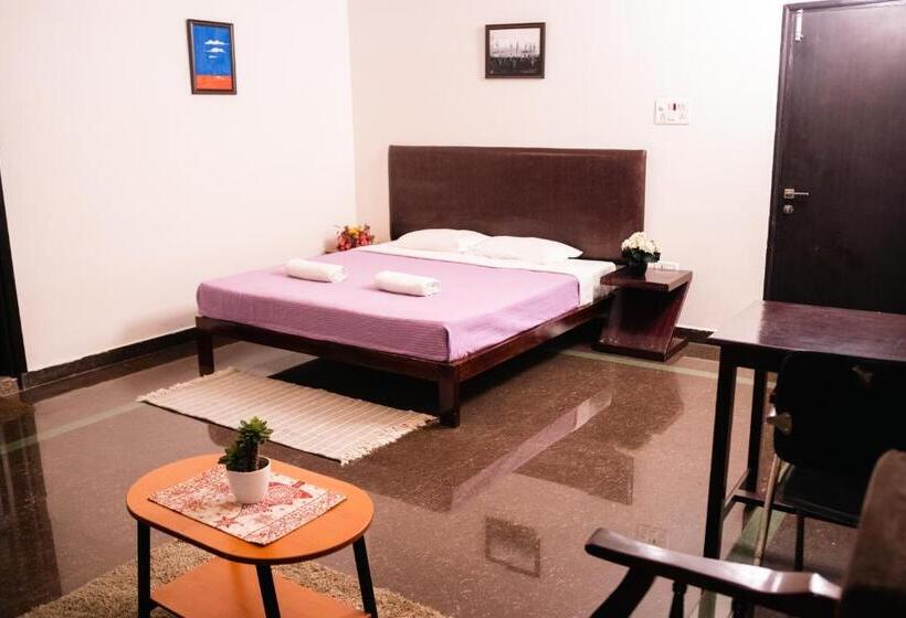 キングサイズベッドのデラックスルーム, Akim Homestay