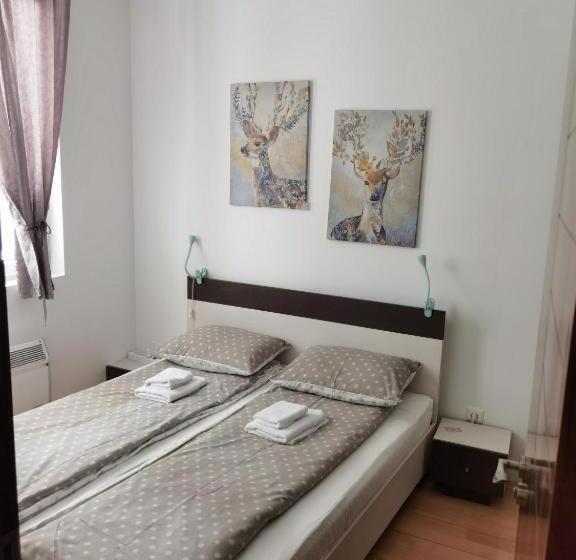 آپارتمان 1 خوابه با تراس, Foka Apartmani 30 M From Junior