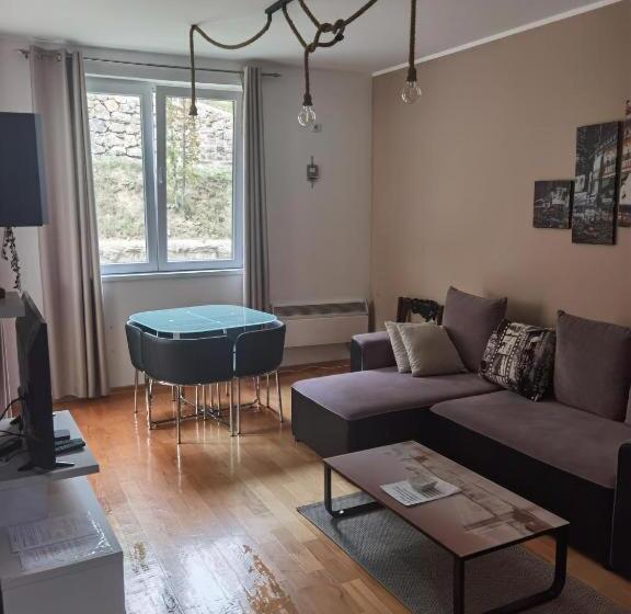 آپارتمان 1 خوابه با تراس, Foka Apartmani 30 M From Junior