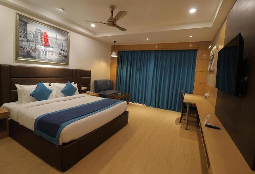 Номер Superior, The Grand Arc Hotel & Convention Centre