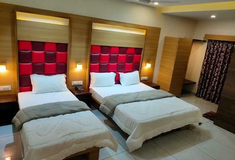 חדר דלוקס לשלושה, Viram