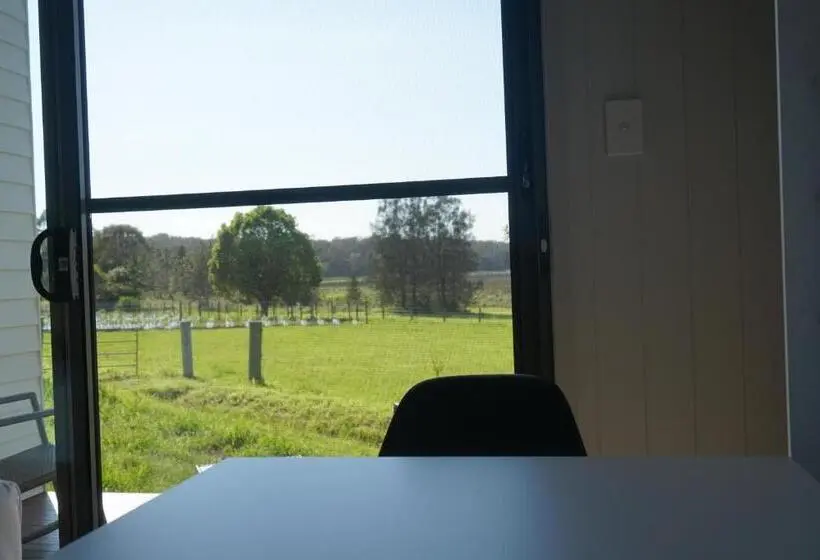 キングサイズベッドのデラックスルーム, Narangba Motel