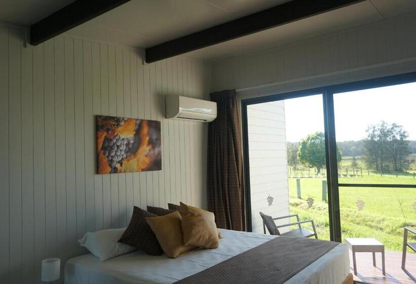 חדר דחוקס עם מיטת קינג, Narangba Motel