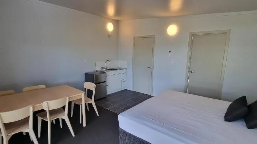 スイート（家族用）, Narangba Motel
