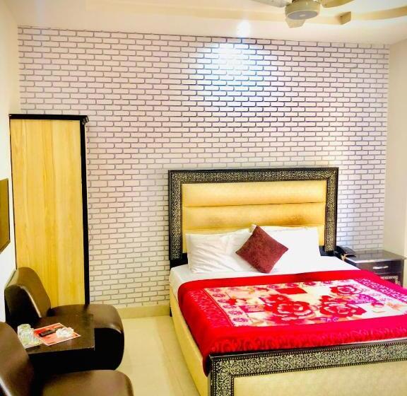 اتاق لوکس خانوادگی, Tulip Inn