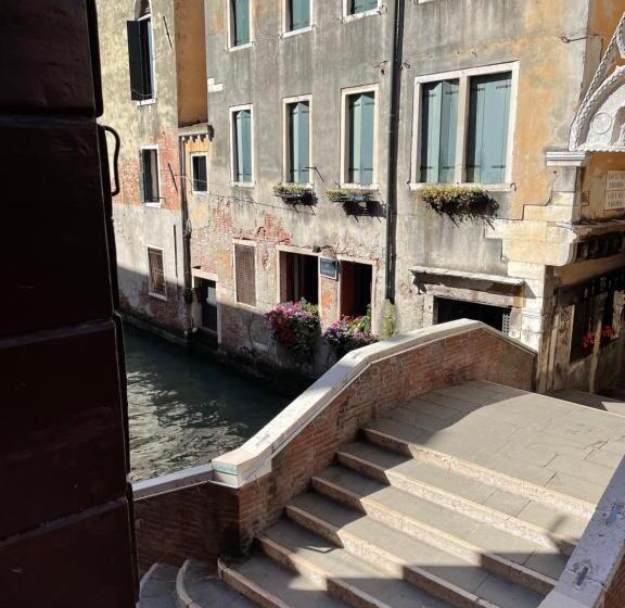 اتاق لوکس, Palazzo Suite Ducale