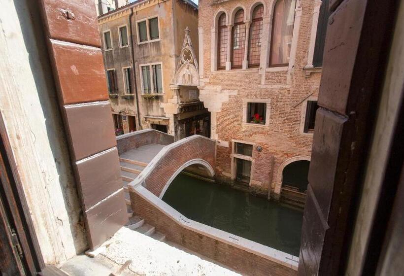 اتاق لوکس, Palazzo Suite Ducale