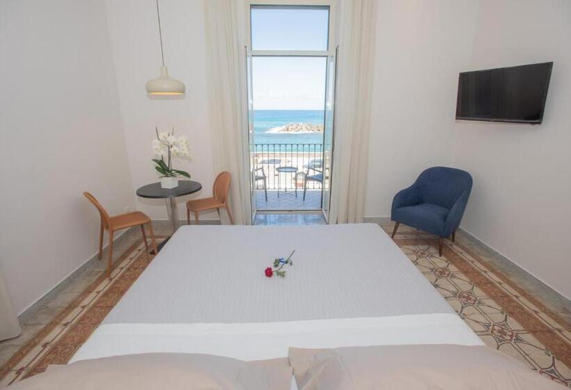 キングサイズベッドのスタンダードルーム, Villa Rosa Residence