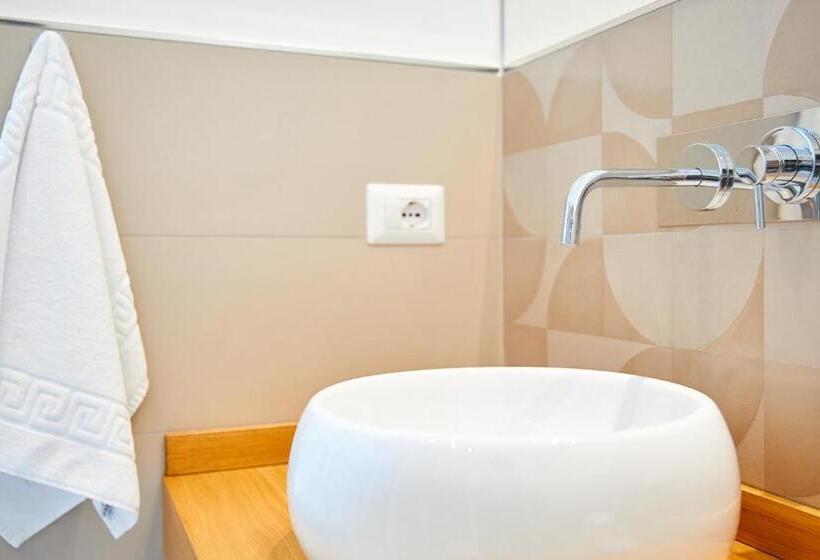 オーシャンビュースタンダードルーム, Villa Rosa Residence