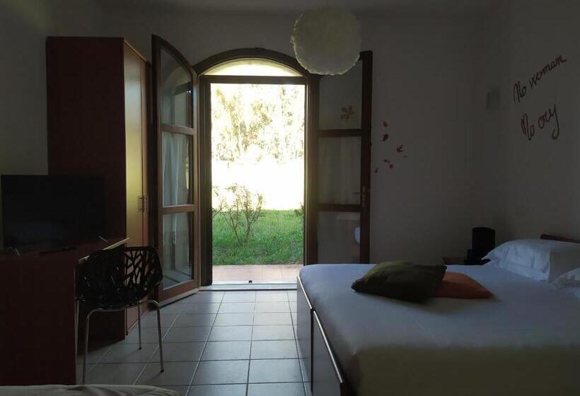 חדר לארבעה סטנדרטי עם נוף לגינה, Marrubiu Resort Note Di Stelle