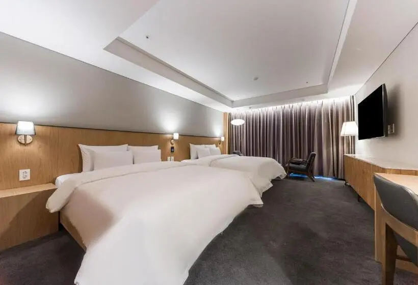 سوئیت 2 خوابه, Gwangju Hound