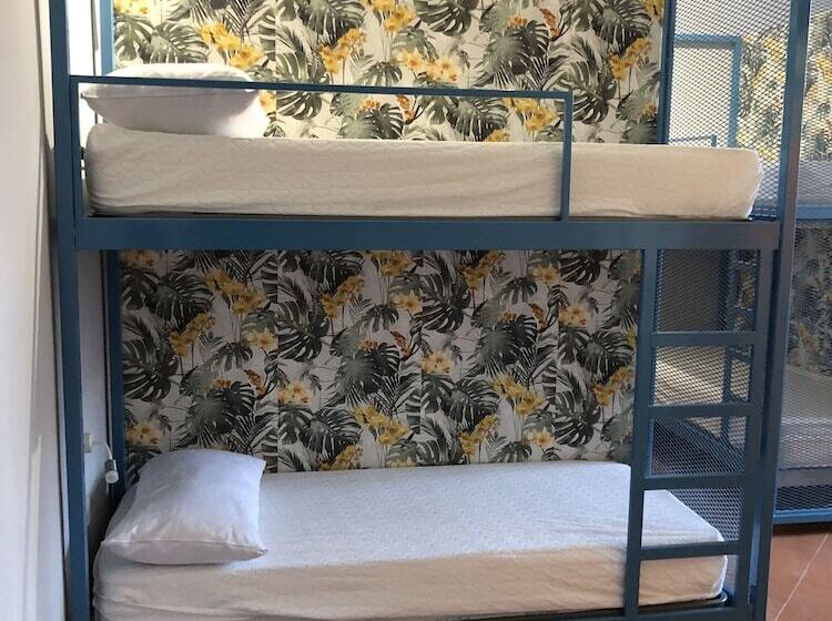 Кровать в Общей Комнате, H Hostel Friendly Accommodation