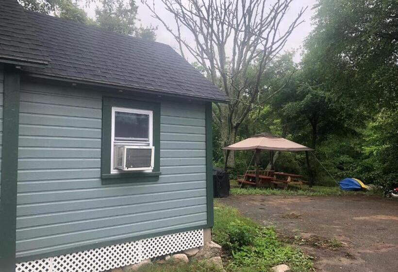 Дом 2 Спальни, Herring Run Motel And Tiny Cabins