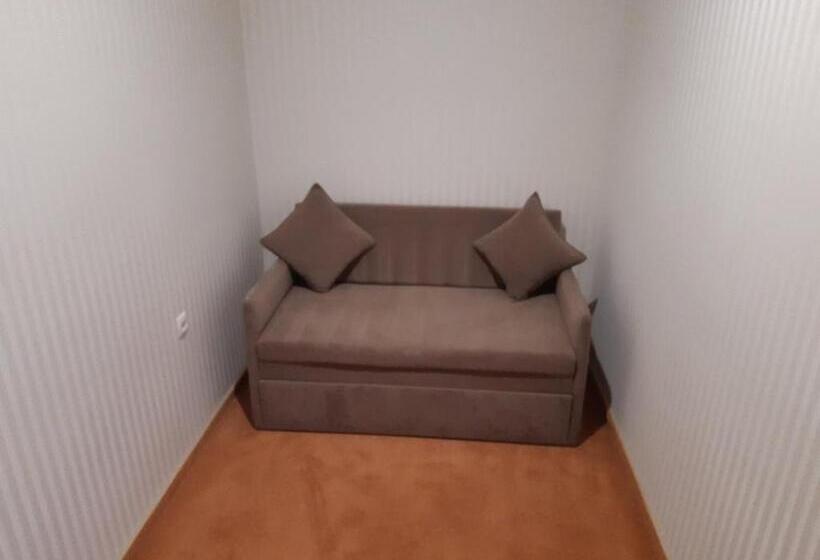 Quarto Triplo Clássico, In