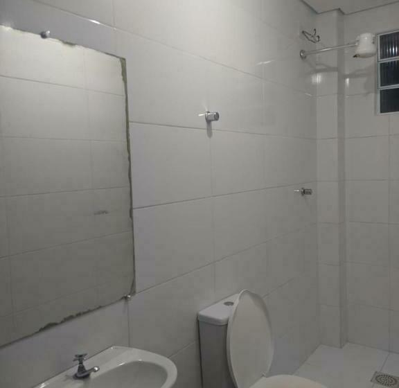 エコノミーシングルルーム, Santos