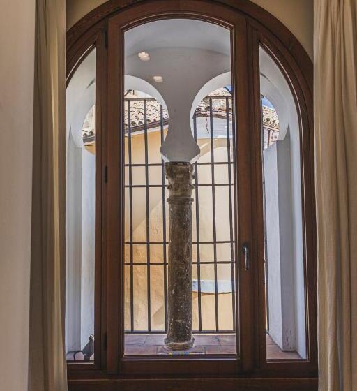 سوئیت جونیور با تخت بزرگ, La Ermita Suites   único Hotel Monumento De Córdoba