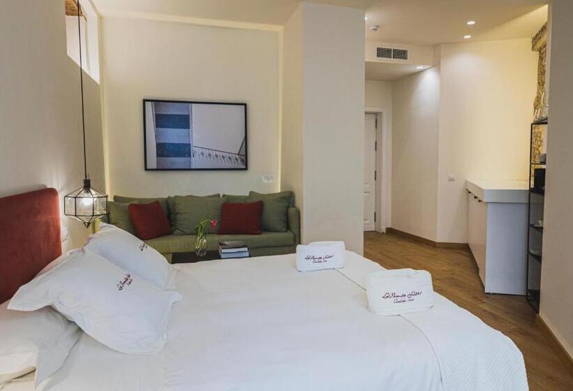سوئیت جونیور با تخت بزرگ, La Ermita Suites   único Hotel Monumento De Córdoba