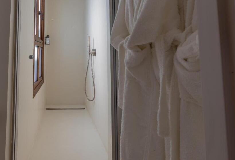 سوییت جونیور با بالکن, La Ermita Suites   único Hotel Monumento De Córdoba