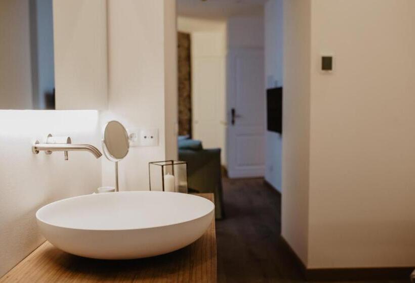 سوییت جونیور با بالکن, La Ermita Suites   único Hotel Monumento De Córdoba