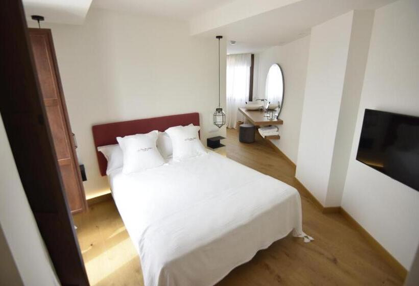 سوئیت با چشم‌انداز, La Ermita Suites   único Hotel Monumento De Córdoba